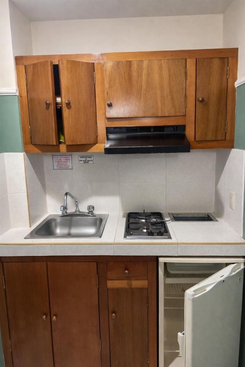 Blue Pacific Suites image 12